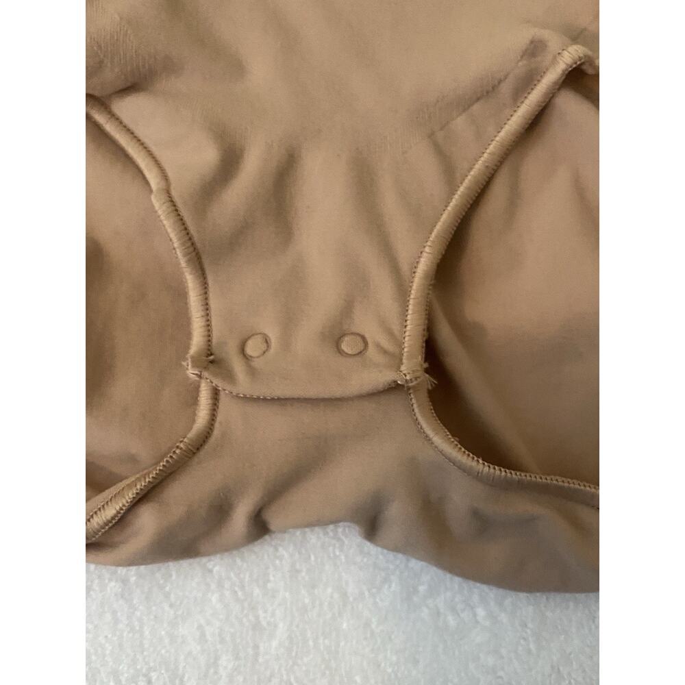 SKIMS Seamless Sculpt Brief Bodysuit Size S/M Clay Shapewear Feminine‎ - Picture 4 of 6